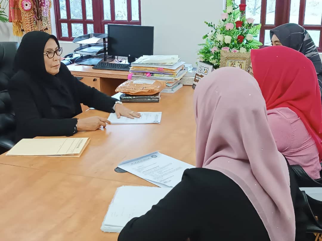 Sesi perbincangan bersama Exco Wanita, Keluarga dan Kebajikan, YB Datuk Kalsom memohon sumbangan untuk program pelajar sekolah & kerjasama program MAMPU (MAjikan, Mahasiswa, Pelajar & Usahawan) (9)